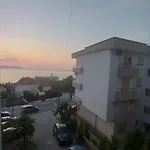 Juri דירה *